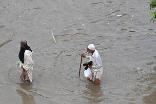 Le Service météorologique pakistanais a prévu des nouvelles pluies diluviennes dans les jours à venir. Selon les experts, le réchauffement climatique contribue à rendre les précipitations plus intenses et plus imprévisibles.